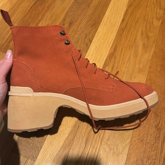 Sorel Hi Line Heel - Picture 8 of 10